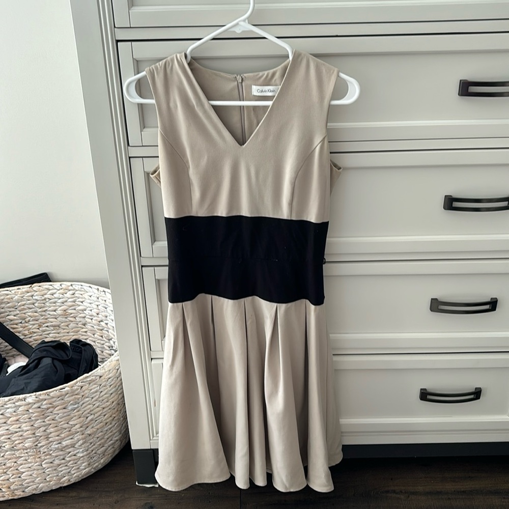 Calvin Klein Tan and Black Dress - Size 2